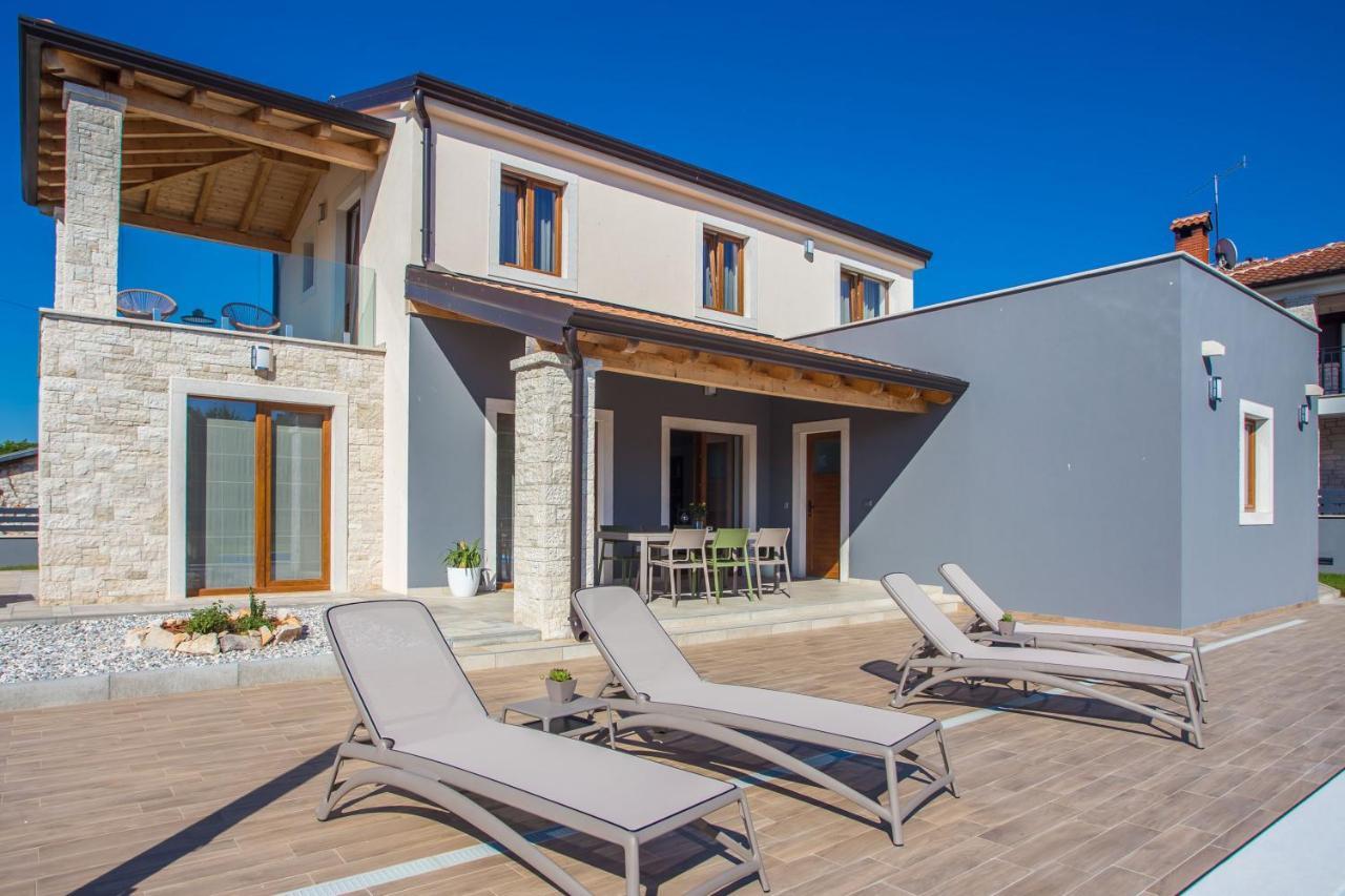 Tiffany With Private Pool And Garden Villa Poreč