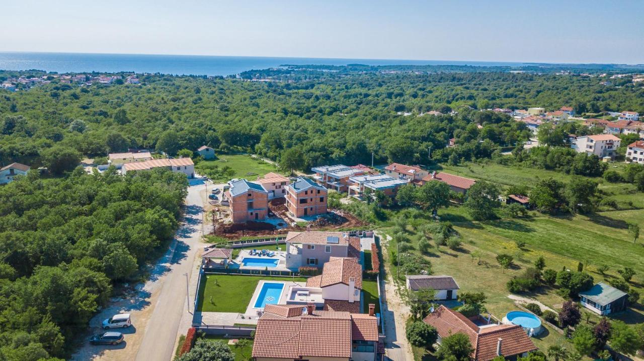 Tiffany With Private Pool And Garden Villa